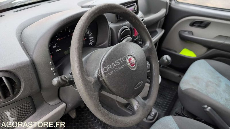 Véhicule utilitaire Fiat DOBLO