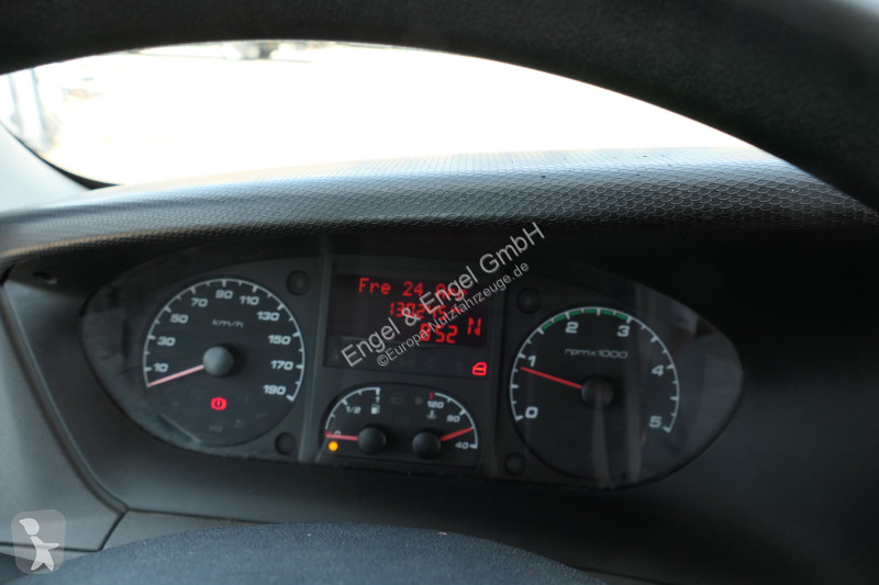 Véhicule utilitaire Iveco Daily 35 S11 C30C...