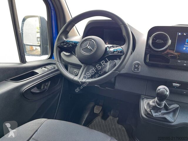 Véhicule utilitaire Mercedes SPRINTER - 311 CDI...