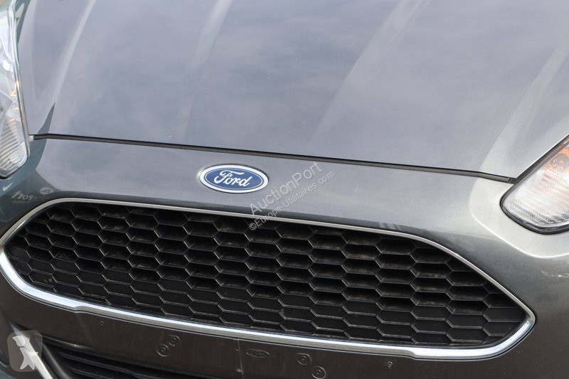 Véhicule utilitaire Ford