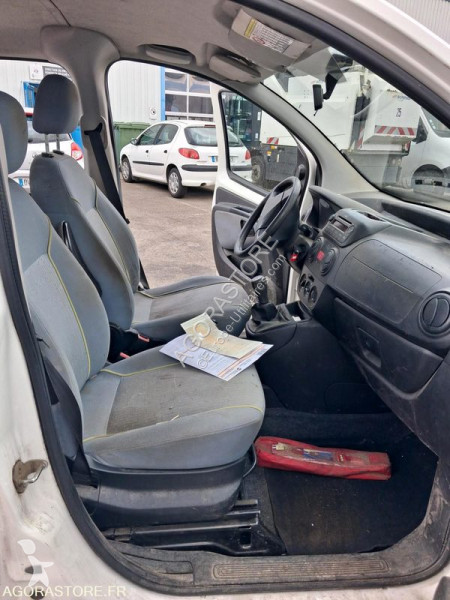 Véhicule utilitaire Peugeot BIPPER