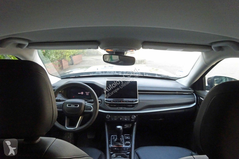 Véhicule utilitaire Jeep COMPASS 1,3 I 130 BVA...