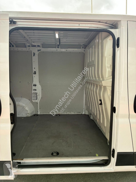 Véhicule utilitaire Peugeot 2.2 BLUEHDI S&S...