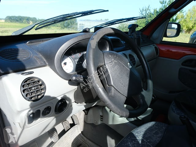 Véhicule utilitaire Renault 4X4