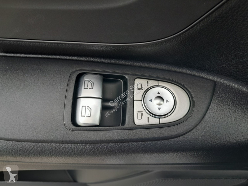Véhicule utilitaire Mercedes Furgone