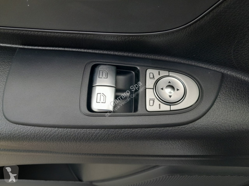 Véhicule utilitaire Mercedes Furgone
