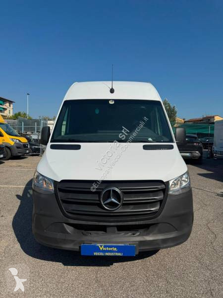 Bedrijfswagen Mercedes