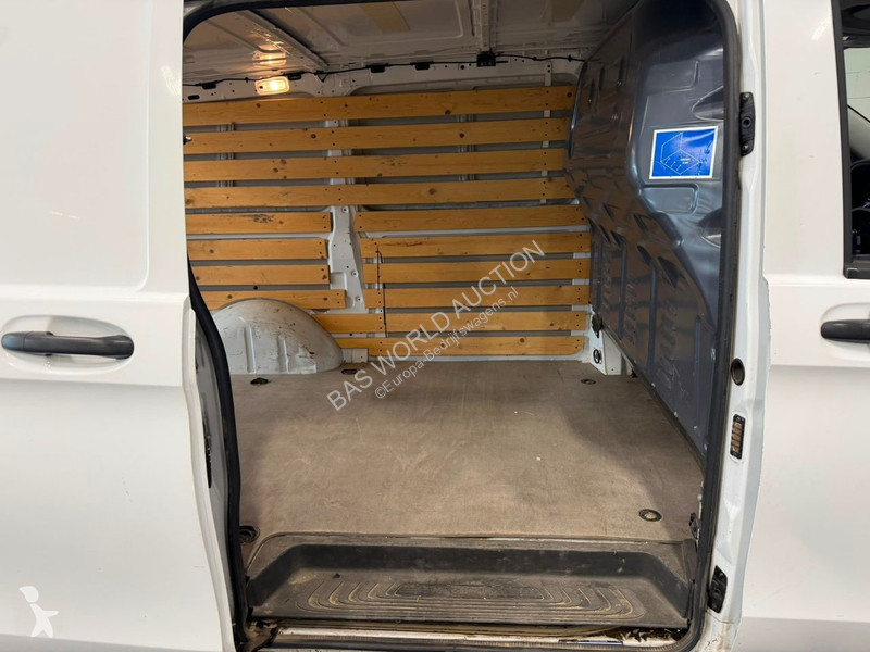 Véhicule utilitaire Mercedes 111 CDI Lang