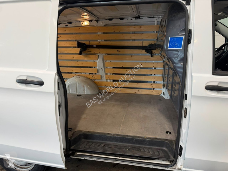 Véhicule utilitaire Mercedes Lang Vito