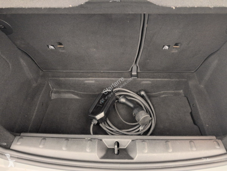 Véhicule utilitaire Mini  HATCH 3 PORTES...