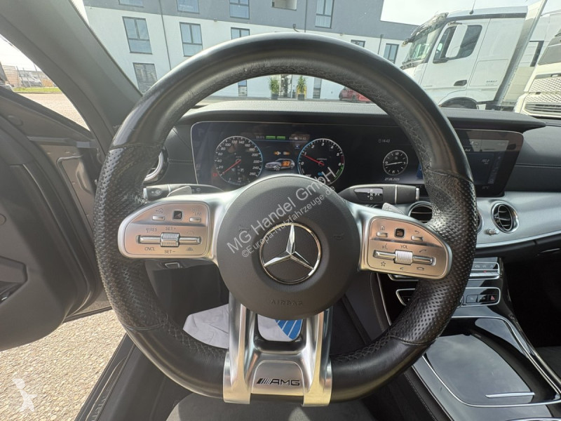 Veículo utilitário Mercedes E 300 de EQ-Power...