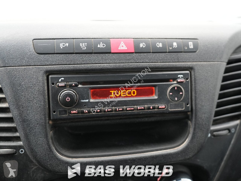 Véhicule utilitaire Iveco 35C17