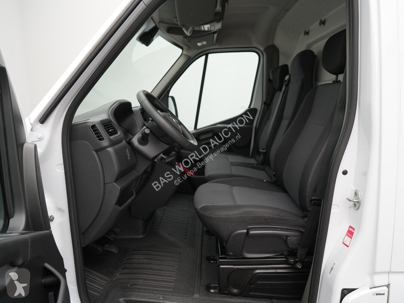 Véhicule utilitaire Renault 135PK
