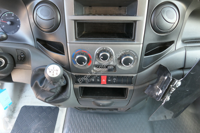 Véhicule utilitaire Iveco Daily 35 S11 C30C...