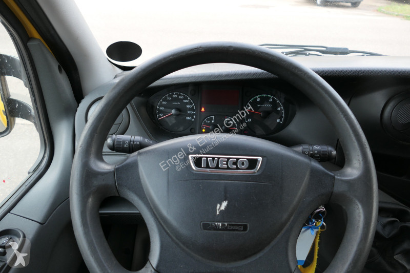 Véhicule utilitaire Iveco Daily 35 S11 C30C...