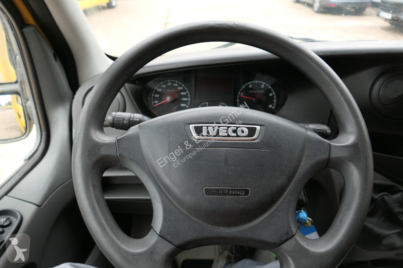 Véhicule utilitaire Iveco Daily 35 S11 C30C...