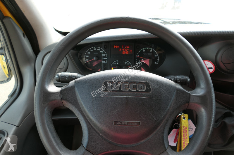 Véhicule utilitaire Iveco Daily 35 S11 C30C...
