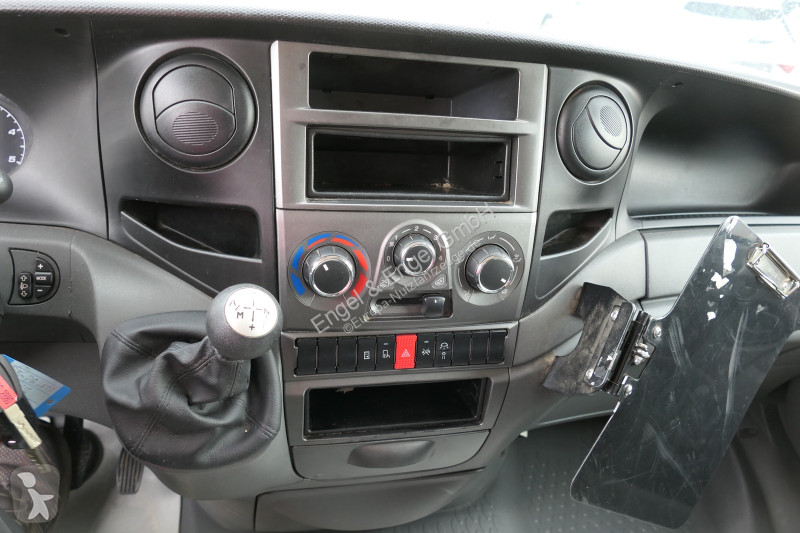 Véhicule utilitaire Iveco Daily 35 S11 C30C...