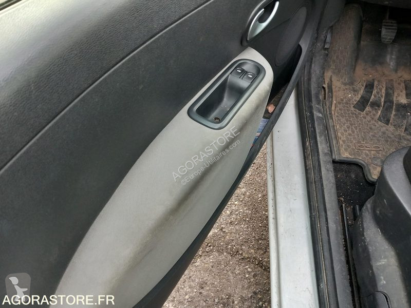 Véhicule utilitaire Renault CLIO