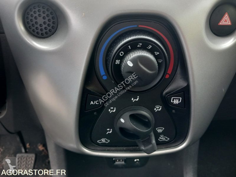 Véhicule utilitaire Peugeot 108