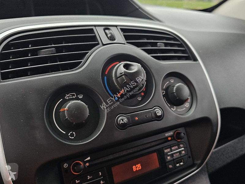 Лекотоварен автомобил Renault 1.5 L1 2XZijdeur...