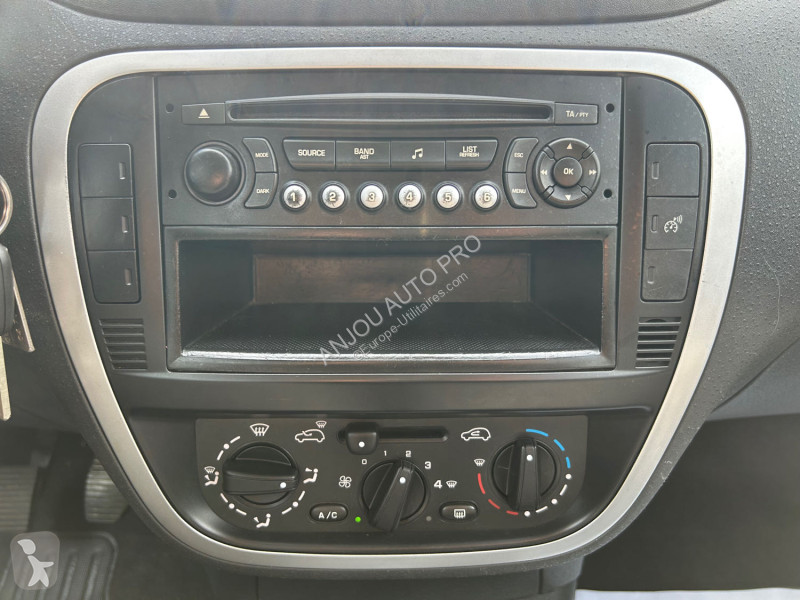 Véhicule utilitaire Citroën 1.4I 75 AIRPLAY CLIM