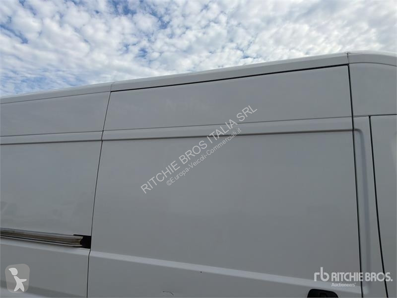 Véhicule utilitaire Opel 2.2