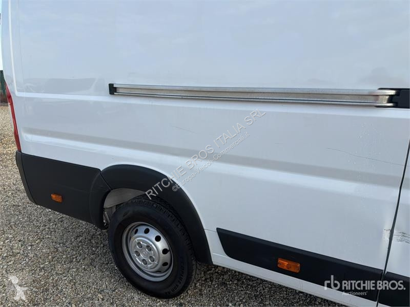 Véhicule utilitaire Opel 2.2