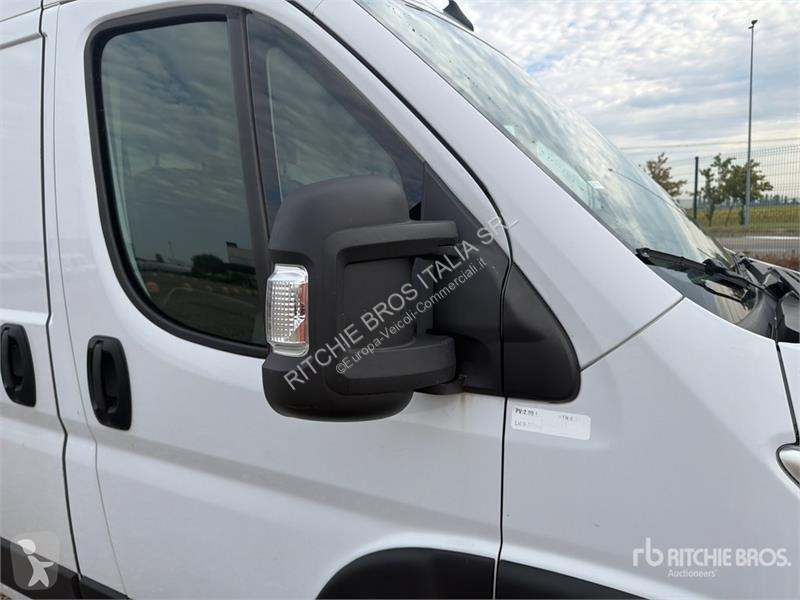 Véhicule utilitaire Opel 2.2