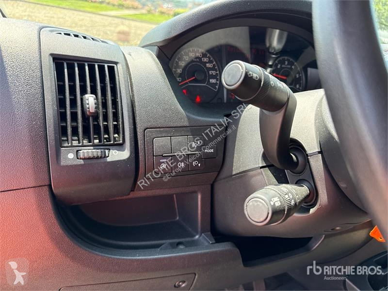 Véhicule utilitaire Opel 2.2 103 KW KA L4H2
