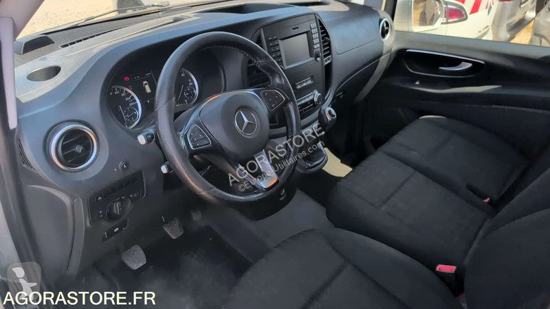 Véhicule utilitaire Mercedes VITO
