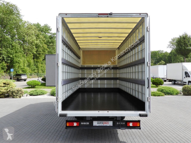 Лекотоварен автомобил Iveco 35C16 DAILY
