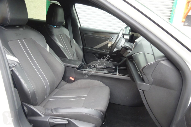 Лекотоварен автомобил Opel ASTRA 1,2 E-DSC 136...