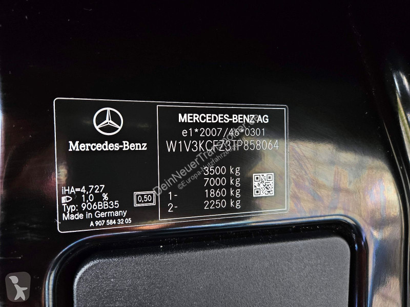 Véhicule utilitaire Mercedes 317 CDI...