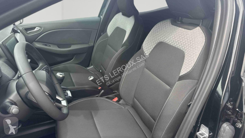 Лекотоварен автомобил Renault CLIO V
