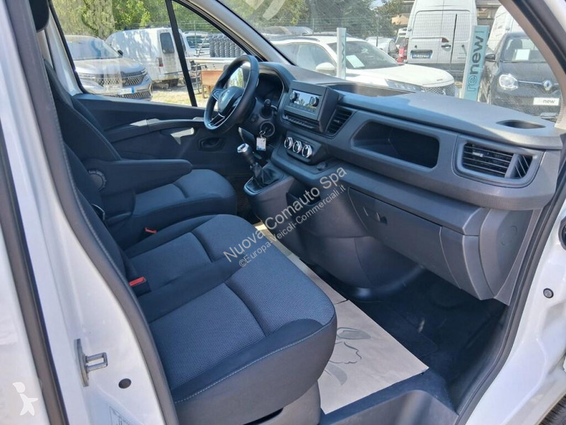 Лекотоварен автомобил Renault IV