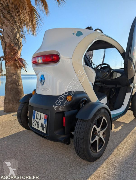 Комерційні автомобілі Renault TWIZY