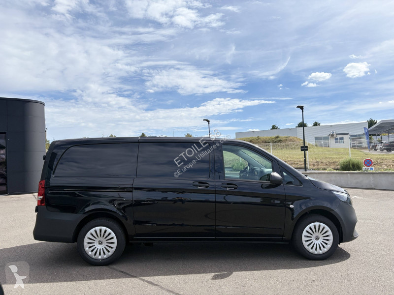 Комерційні автомобілі Mercedes VITO FOURGON 119...