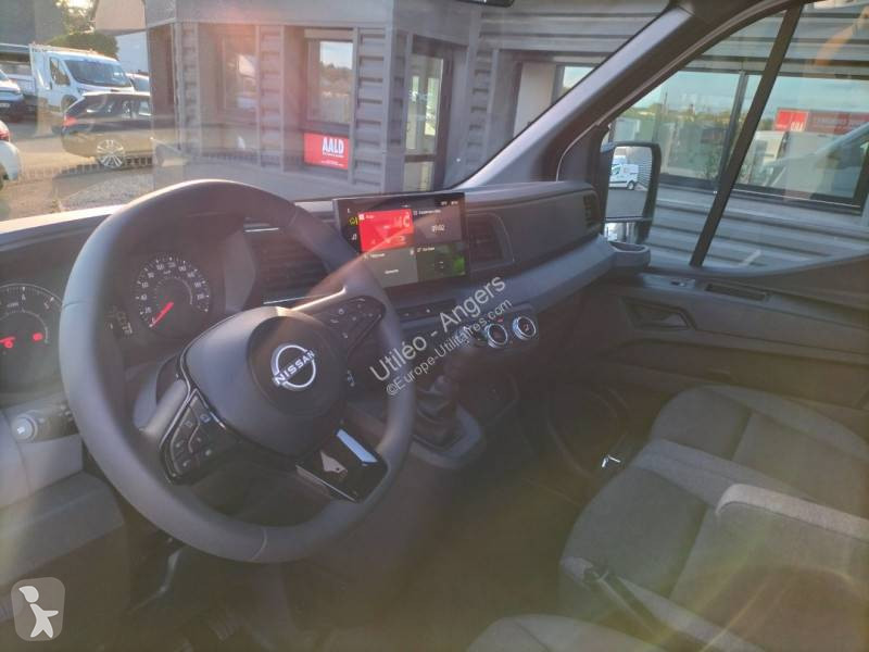 Véhicule utilitaire Nissan