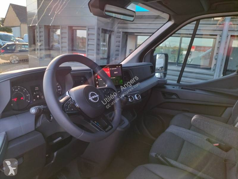 Véhicule utilitaire Nissan