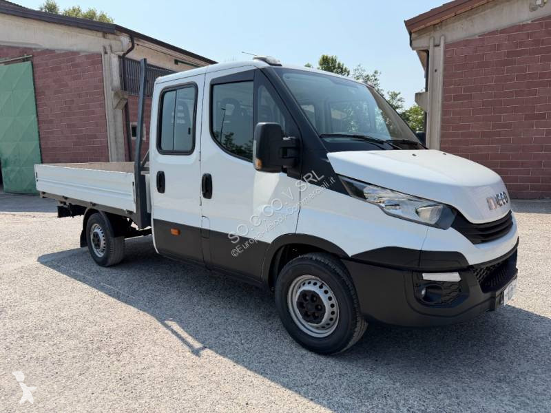 Лекотоварен автомобил Iveco 35S12