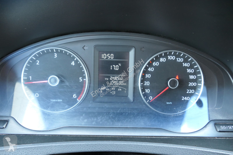Лекотоварен автомобил Volkswagen T5 Transporter...