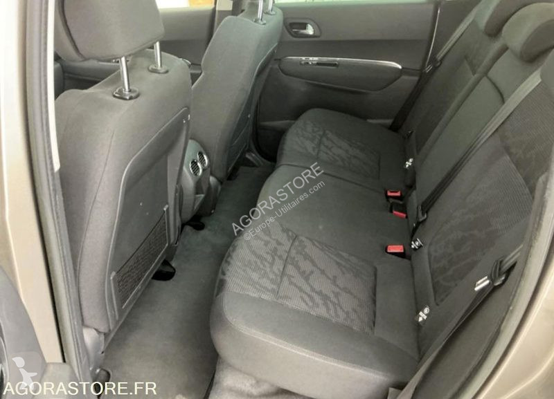 Лекотоварен автомобил Peugeot