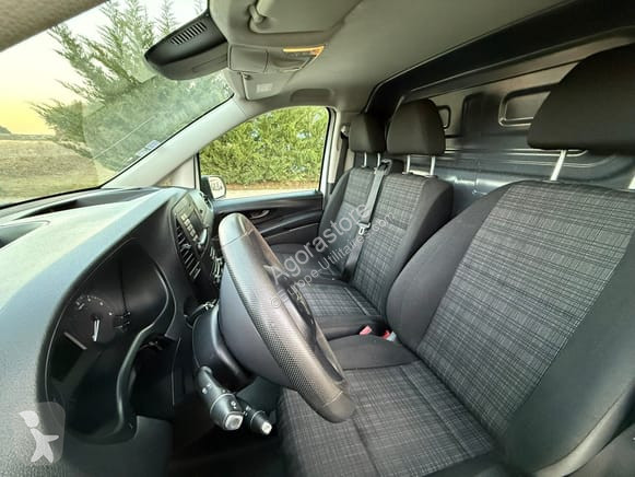 Véhicule utilitaire Mercedes VITO
