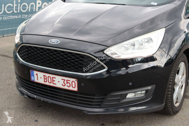 Furgoneta Ford Grand
