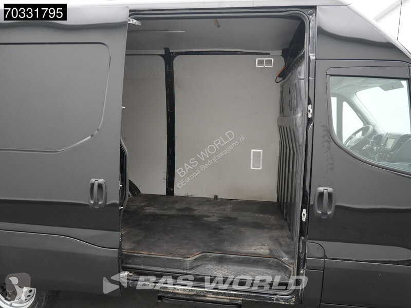Коммерческий автомобиль Iveco 35S18 3.0 180PK...