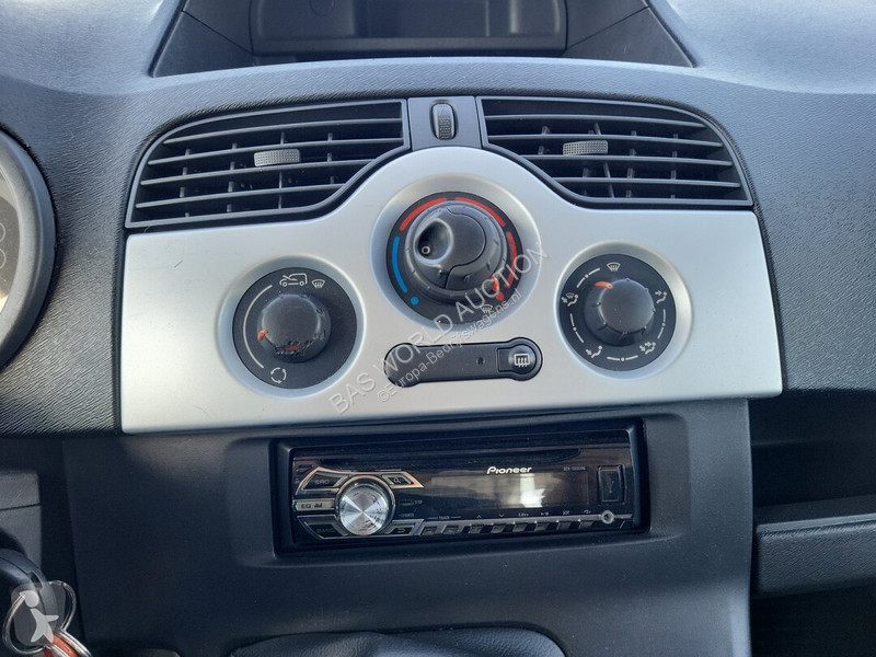 Furgoneta Renault 75PK