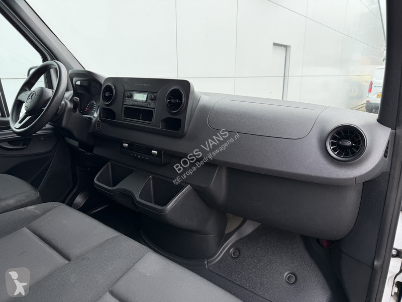 Лекотоварен автомобил Mercedes 312 55kWh L2H2...