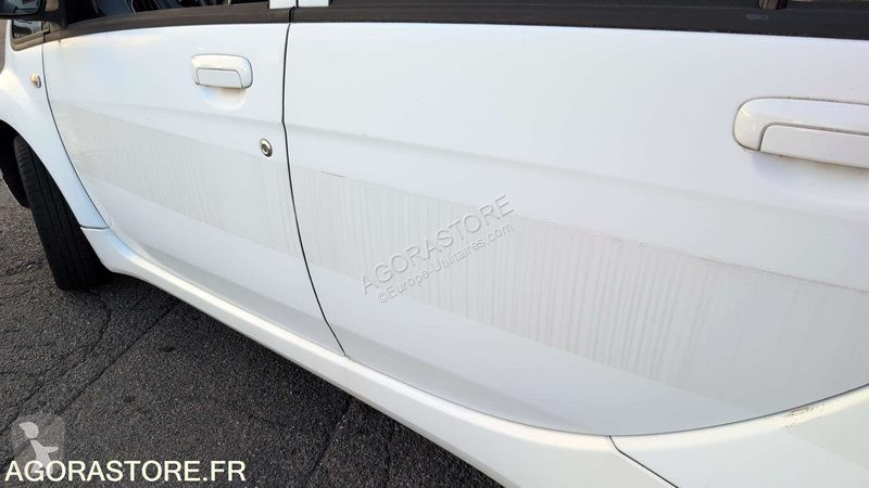 Лекотоварен автомобил Peugeot ION