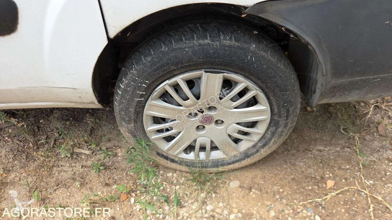 Лекотоварен автомобил Fiat DOBLO